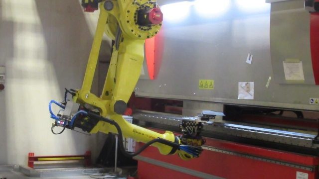 Cella di Piegatura Robotizzata – STARMATIK “FBS 360 GANTRY”